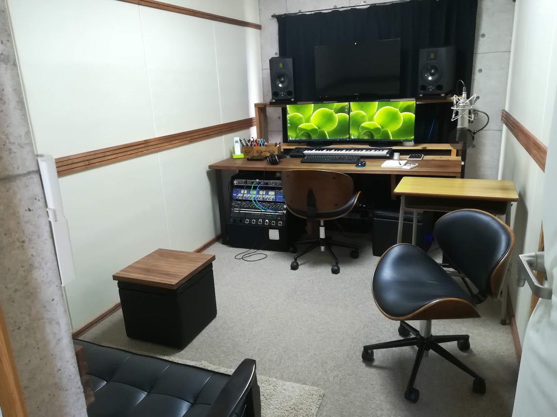 臨場研 スタジオ1（園田）の収録ブース